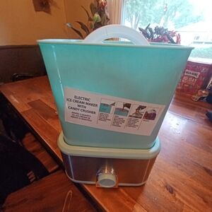 Nostalgia Ice Cream Maker